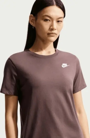 Футболка женская Nike SPORTSWEAR CLUB ESSENTIAL коричневая DX7902-502