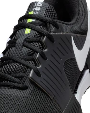 Кроссовки теннисные Nike ZOOM GP CHALLENGE 1 CLAY черно-белые FJ1813-001