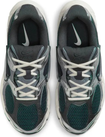 Кроссовки женские Nike V5 RNR темно-зелено-темно-серо-серебряные HQ7901-300