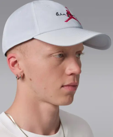 Кепка Nike JORDAN CLUB CAP UNSTRUCTURED ADJUSTABLE белая IF8483-100