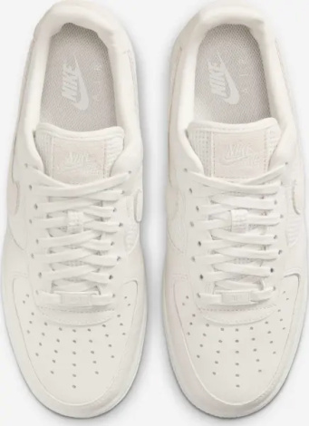 Кросівки жіночі Nike AIR FORCE 1 '07 бежеві IQ0275-030