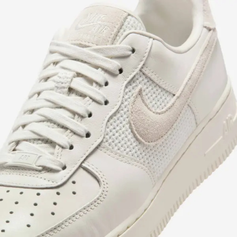 Кросівки жіночі Nike AIR FORCE 1 '07 бежеві IQ0275-030