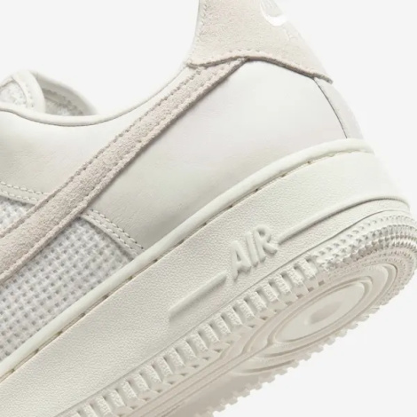Кросівки жіночі Nike AIR FORCE 1 '07 бежеві IQ0275-030