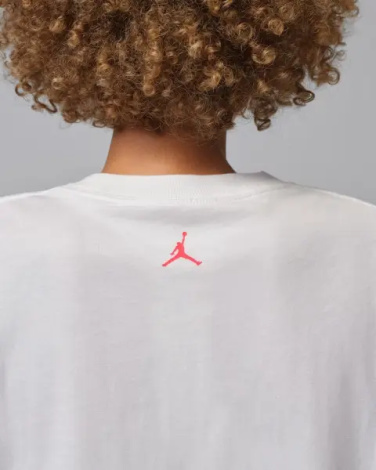 Футболка жіноча Nike JORDAN SPORT HERITAGE DRI-FIT GRAPHIC біла IO8722-100