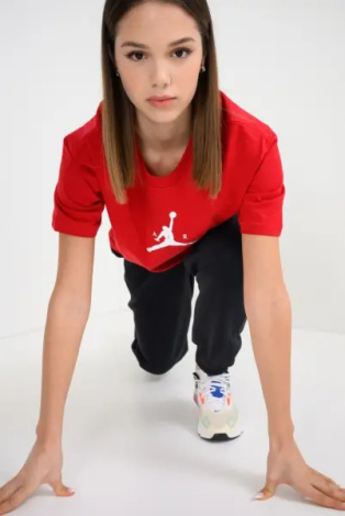 Футболка жіноча Nike JUMPMAN червона IM9809-687