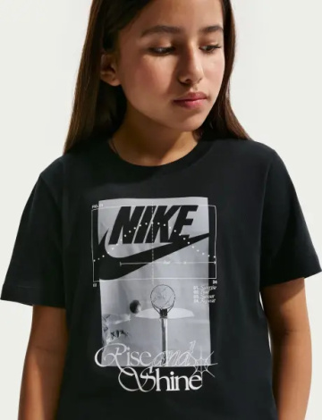 Футболка підліткова Nike SPORTSWEAR чорна II0385-010
