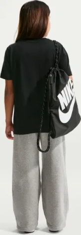 Футболка підліткова Nike SPORTSWEAR чорна II0385-010