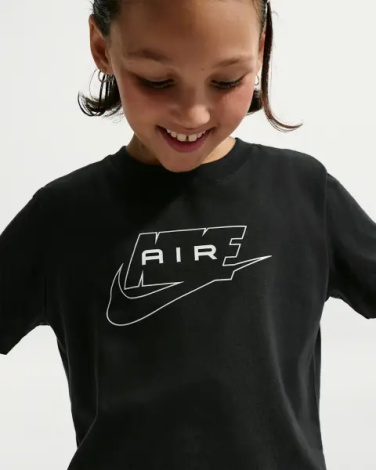 Футболка підліткова Nike SPORTSWEAR чорна II0287-010