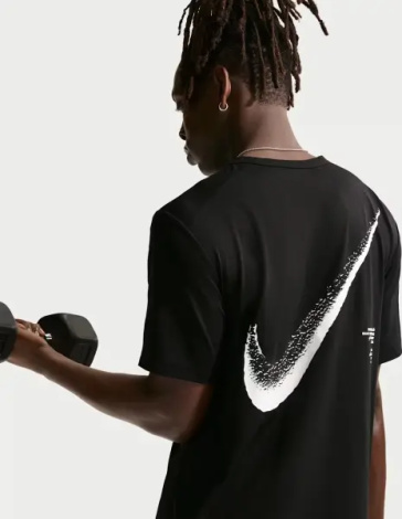 Футболка Nike HYVERSE DRI-FIT UV чорна IF2197-010