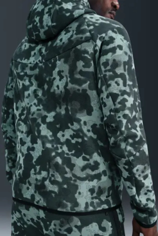 Толстовка Nike TECH FLEECE CAMO WINDRUNNER мятно-черный камуфляж HV0955-017