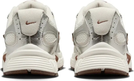 Кросівки жіночі Nike V5 RNR бежево-сріблясто-коричневі HQ7901-102