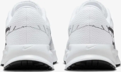 Кросівки бігові жіночі Nike RUN DEFY біло-чорні HM9593-101