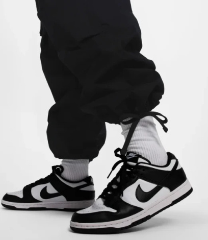 Спортивные штаны женские Nike MID-RISE OVERSIZED DANCE CARGO черные FV7520-010