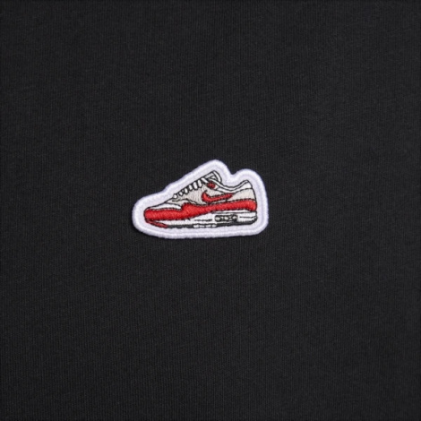 Футболка Nike U NSW TEE M90 SNEAKER PATCH черная FQ3762-010