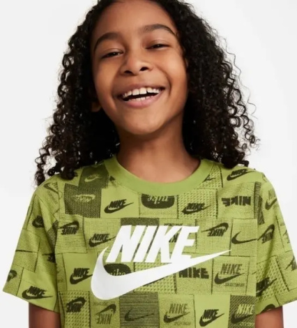 Футболка подростковая Nike SPORTSWEAR лаймовая FN9609-377