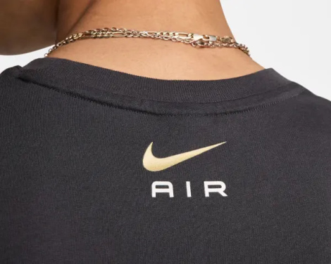 Футболка Nike SPORTSWEAR AIR GRAPHIC темно-серо-золотая FN7704-070