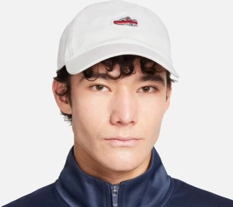 Кепка Nike U NK CLUB CAP U CB ARMX PTCH L белая FN4402-100