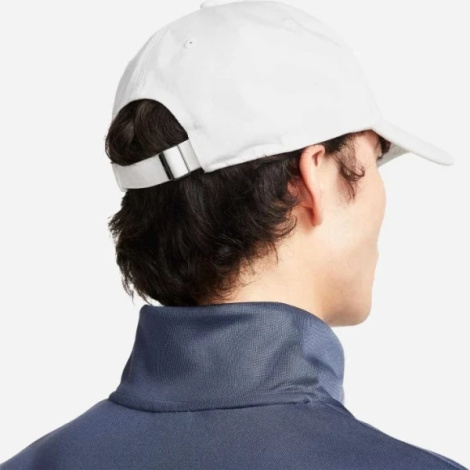 Кепка Nike U NK CLUB CAP U CB ARMX PTCH L белая FN4402-100