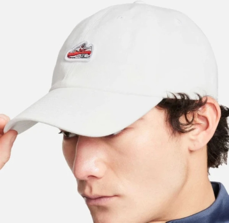 Кепка Nike U NK CLUB CAP U CB ARMX PTCH L белая FN4402-100