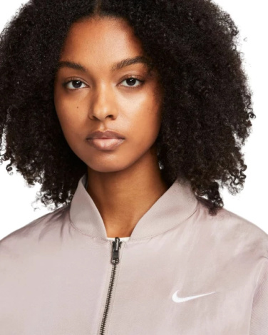 Куртка двухсторонняя женская Nike W NSW VRSTY BMBR JKT бежевая DV7876-272