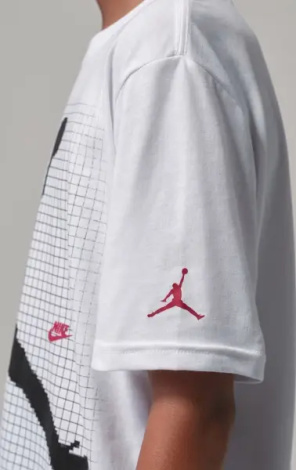 Футболка подростковая Nike JORDAN JUMPMAN GRID BLUR белая 95F634-001