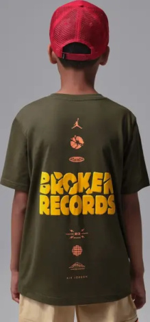 Футболка подростковая Nike JORDAN BROKEN RECORDS оливковая 95F628-F84