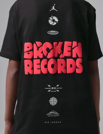 Футболка подростковая Nike JORDAN BROKEN RECORDS черная 95F628-023