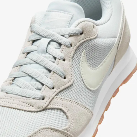 Кросівки жіночі Nike MD RUNNER 2 бежево-білі 749869-019