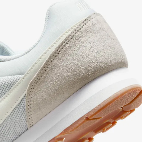 Кросівки жіночі Nike MD RUNNER 2 бежево-білі 749869-019