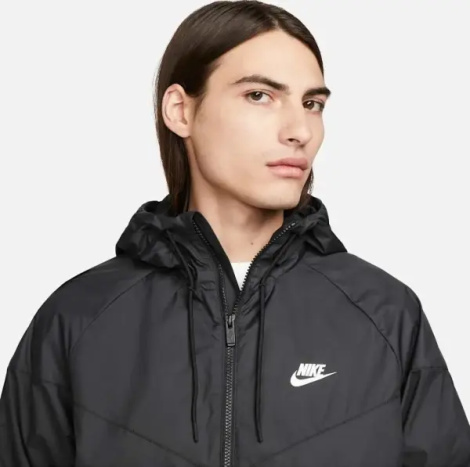 Ветровка Nike SPORTSWEAR WINDRUNNER JACKET черная 727324-010