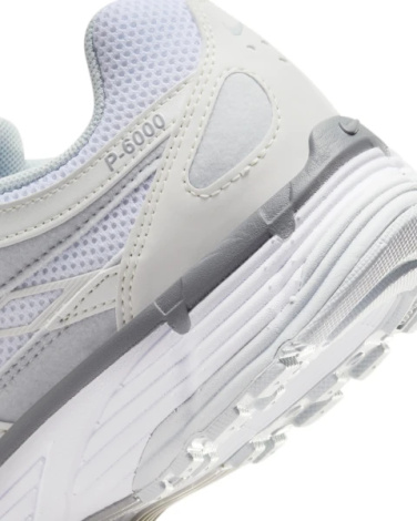 Кросівки жіночі Nike P-6000 молочно-сірі FV6603-101 молочно-сірі