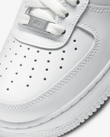 Кроссовки женские Nike AIR FORCE 1 07 белые DD8959-100