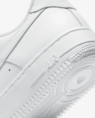 Кроссовки женские Nike AIR FORCE 1 07 белые DD8959-100