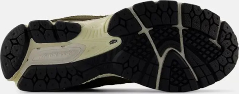 Кроссовки New Balance 2002R оливковые M2002RZD