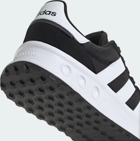 Кроссовки Adidas RUN 84 черно-белые IH8613