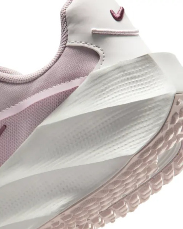 Кросівки жіночі Nike AURA EDGE бузково-білі HQ7025-001
