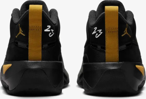 Кроссовки Nike JORDAN MAX AURA 7 черно-золотые HQ2091-007