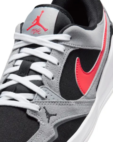 Кроссовки Nike JORDAN CMFT ERA серо-черно-красные HJ6777-006