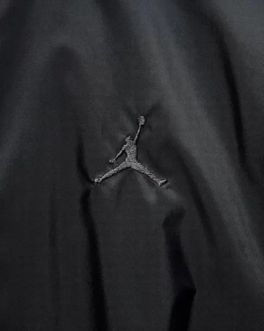 Ветровка Nike JORDAN BROOKLYN HOODED DRAFT черная HF9333-010