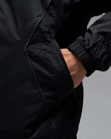 Ветровка Nike JORDAN BROOKLYN HOODED DRAFT черная HF9333-010