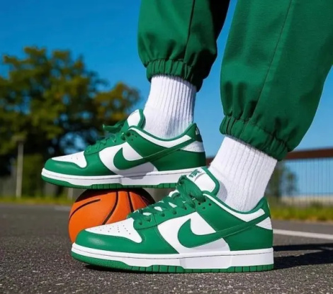 Кросівки Nike DUNK LOW RETRO зелено-білі HF5441-101