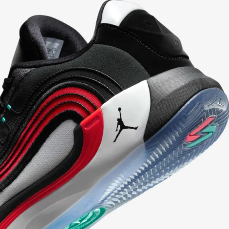 Кроссовки баскетбольные Nike LUKA 4 черно-бело-красные HF0823-001