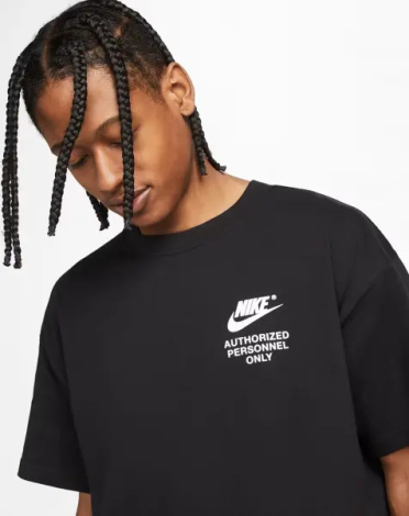Футболка Nike SPORTSWEAR AUTHORIZED PERSONNEL черная DM6427-010