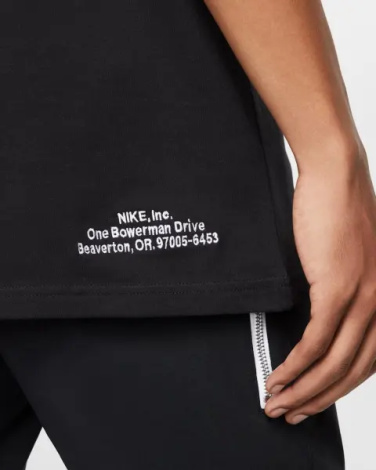 Футболка Nike SPORTSWEAR AUTHORIZED PERSONNEL черная DM6427-010