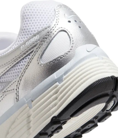 Кросівки жіночі Nike P-6000 біло-сріблясті BV1021-106