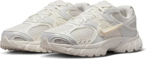 Кросівки жіночі Nike V5 RNR кремові IQ0276-030