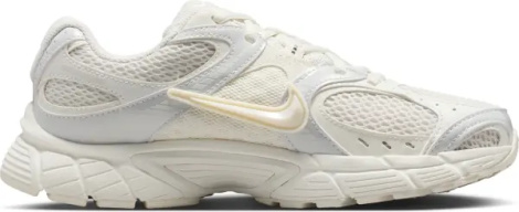 Кросівки жіночі Nike V5 RNR кремові IQ0276-030