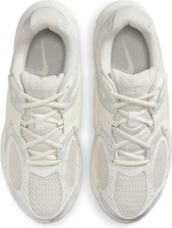 Кросівки жіночі Nike V5 RNR кремові IQ0276-030