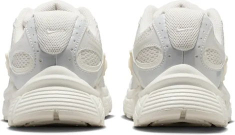 Кросівки жіночі Nike V5 RNR кремові IQ0276-030