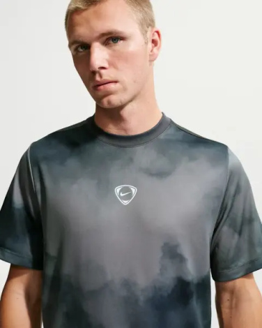 Футболка Nike ACADEMY+ DRI-FIT серо-черная IF2549-010